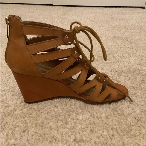 Dolce Vita brown wedged open toe heels - Picture 3 of 4